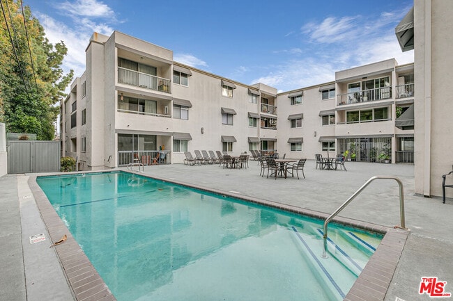 Building Photo - 8535 W Knl Dr