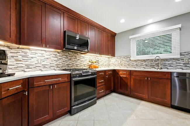 Building Photo - 10903 Whiterim Dr