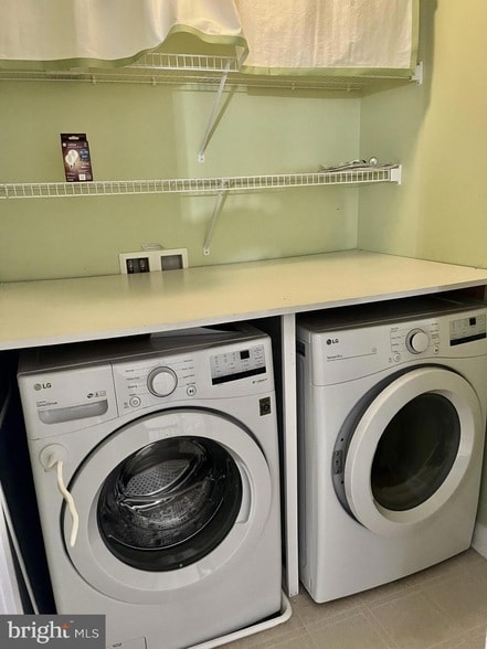 Building Photo - 6003 Popes Creek Pl