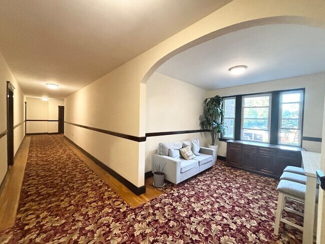 Building Photo - 15 Ives St