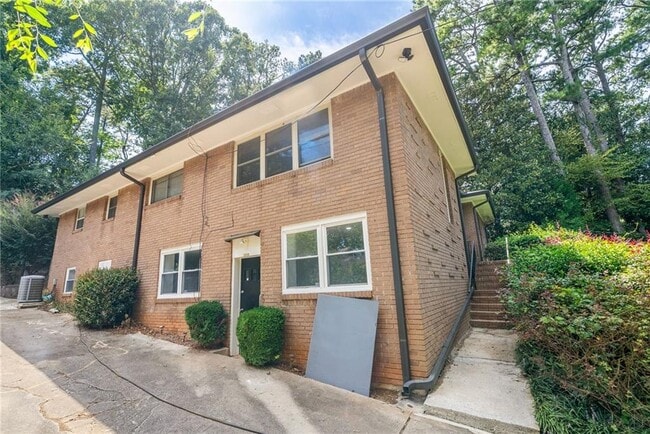 Building Photo - 1447 Southland Vista Ct NE
