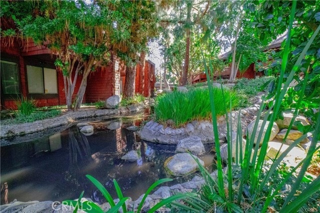 Building Photo - 300 S Prospectors Rd