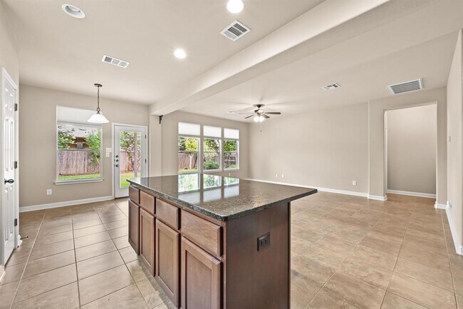 Building Photo - 808 Middle Creek Dr