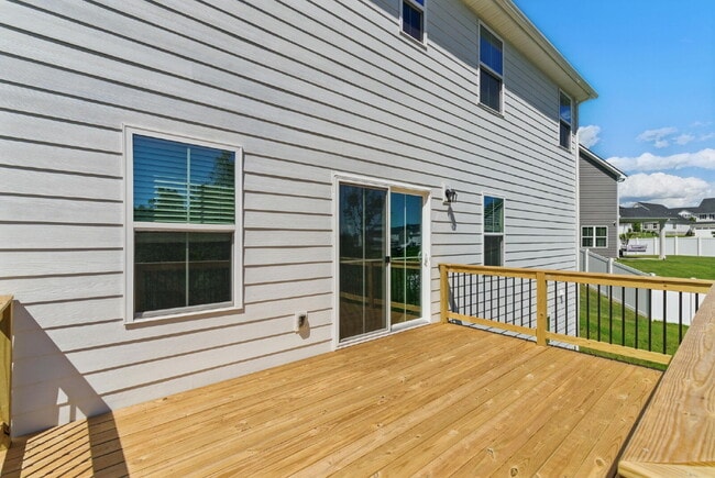 Building Photo - Luxury 5-Bed, 4-Bath Greenville Home in Amenity-Packed Riverstone!