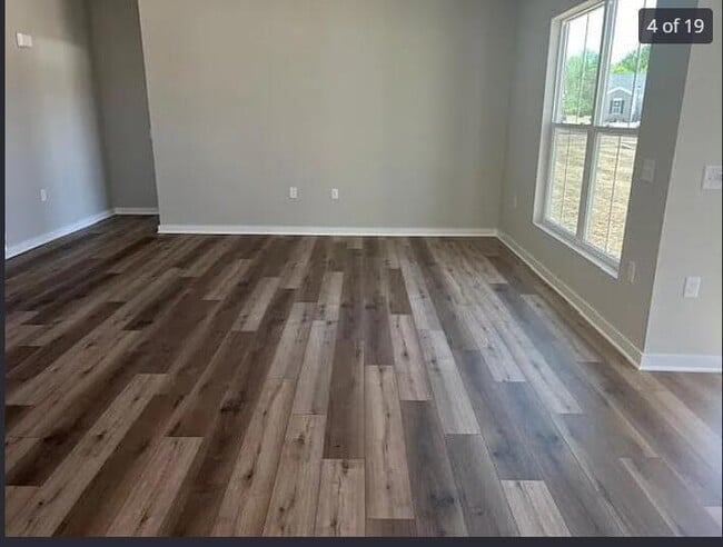 Building Photo - 566 Rochdale Run