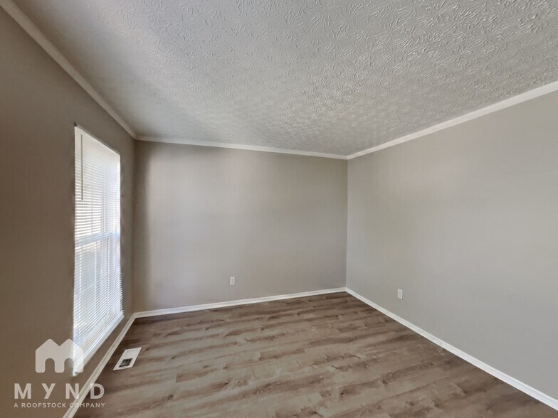 Building Photo - 3019 Old Warson Dr