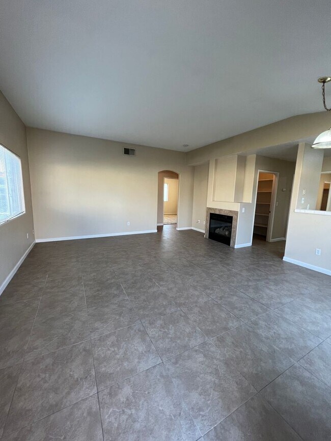 Building Photo - 4404 Pebble Creek Dr