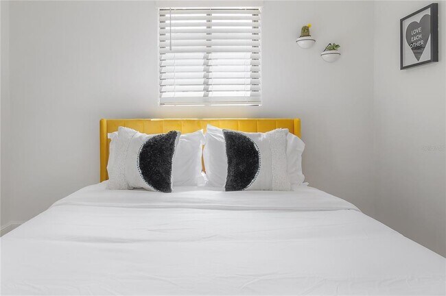 Building Photo - 4316 S Lois Ave