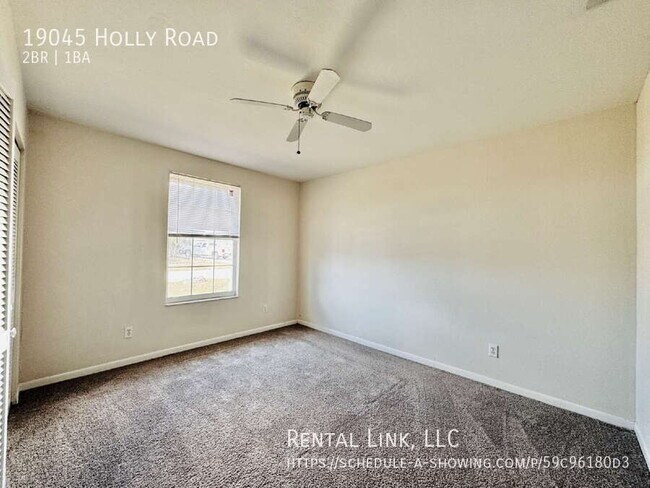 Building Photo - 19045 Holly Rd