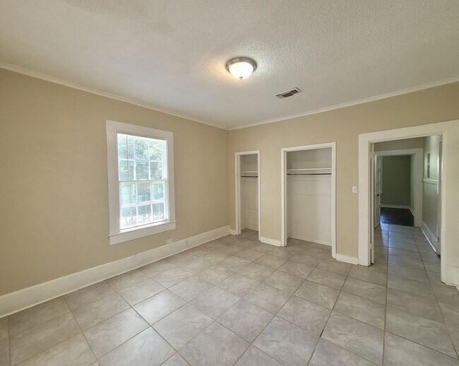 Building Photo - 217 Brandywine Rd