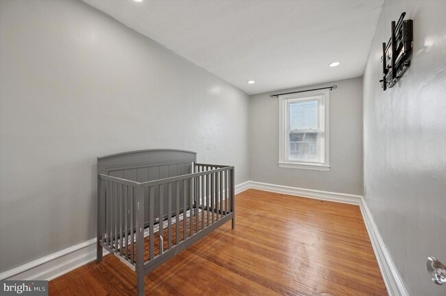 Building Photo - 1733 67th Ave