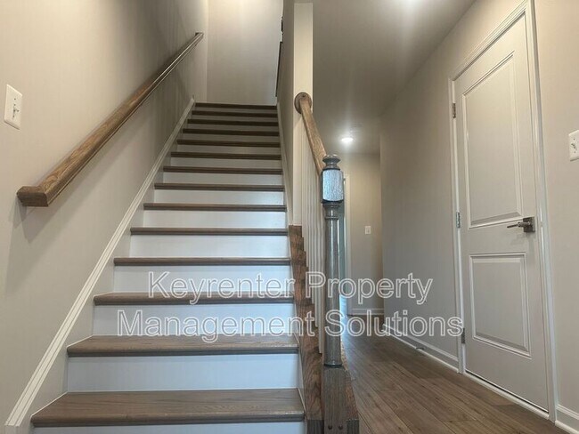 Building Photo - 121 Gibraltar Dr