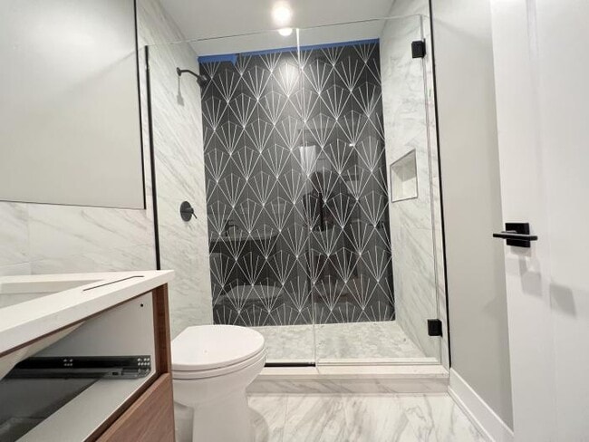 Building Photo - 1 bedroom in Chicago IL 60657