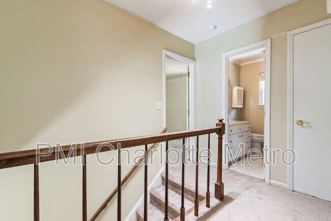 Building Photo - 11241 Kingfisher Dr