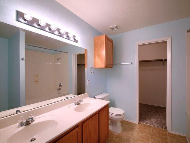 Building Photo - 9109 Indigo Sky Dr