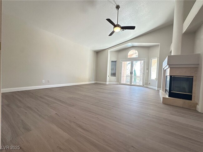 Building Photo - 1828 Dolce Dr