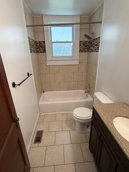 bathroom - 1533 McNeal Ave