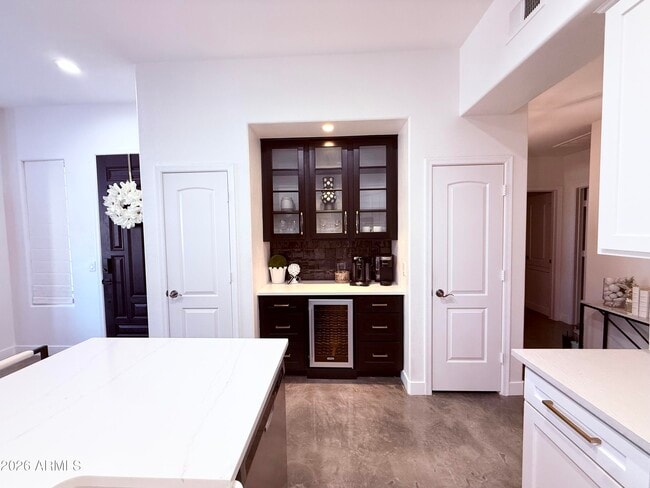 Building Photo - 11000 N 77th Pl