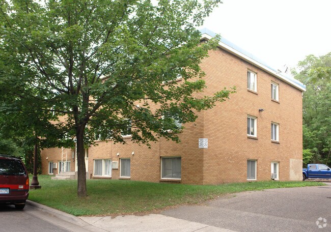 Building Photo - 615 Geranium Ave