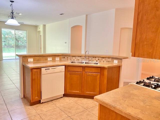 Building Photo - 705 Ravenshill Way