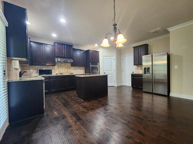 Building Photo - 2740 Blake Towers Ln