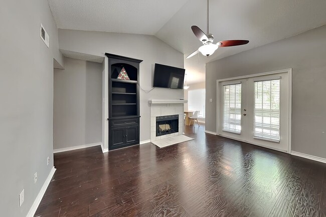 Building Photo - 8550 Fair Oaks Crossing