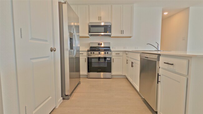 Building Photo - 16843 Old Wagon Wy