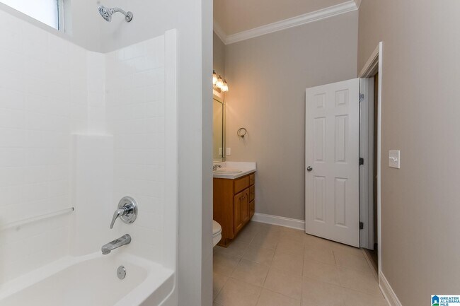 Building Photo - 1215 Riverford Dr