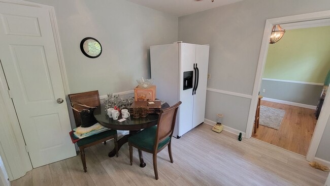 Building Photo - 4 Bed, 2.5 Bath Home Available in Taylors
