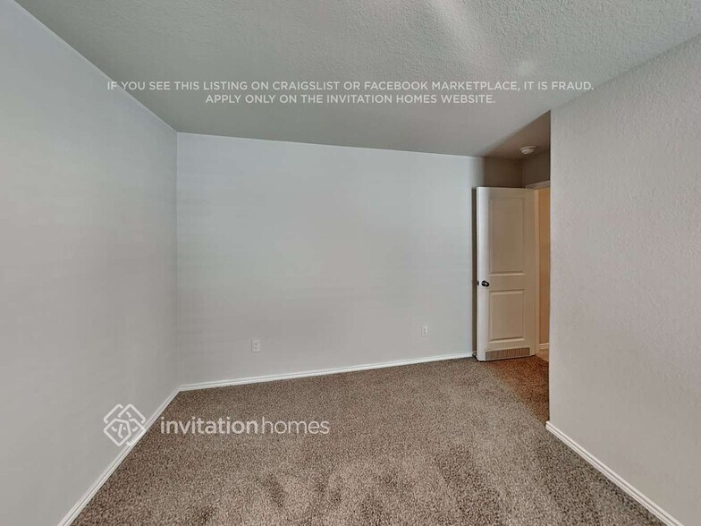 Building Photo - 7411 Avila Vis