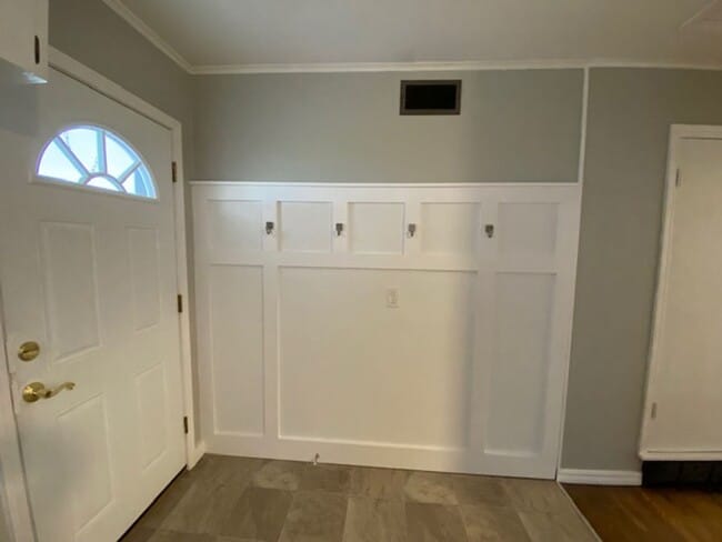 Building Photo - 3 Bed, 2 Bath Corner Lot in Tulsa!