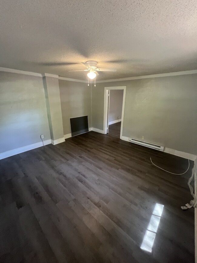 Building Photo - 505 Singletary St SE