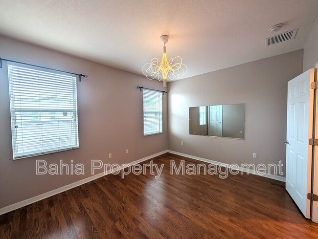 Building Photo - 14120 Oakham St