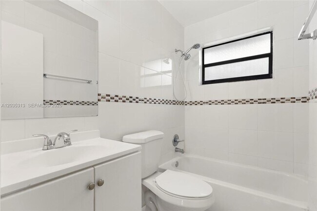 Building Photo - 4120 SW 19th St