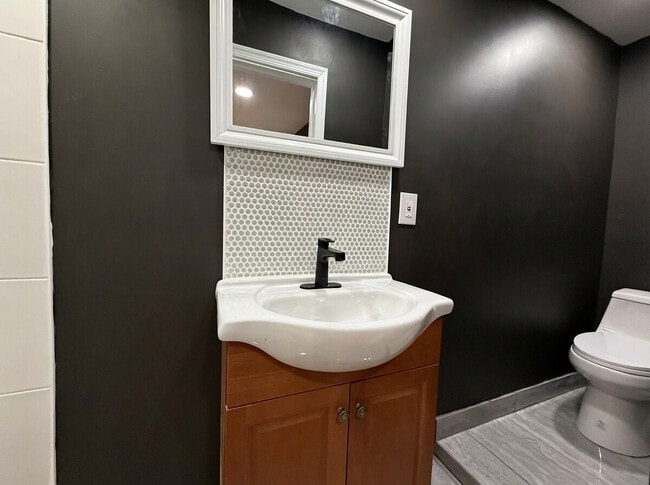 Building Photo - 347 Kerlin St