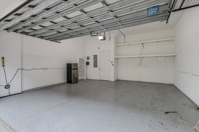 Building Photo - 14910 Leeward Dr
