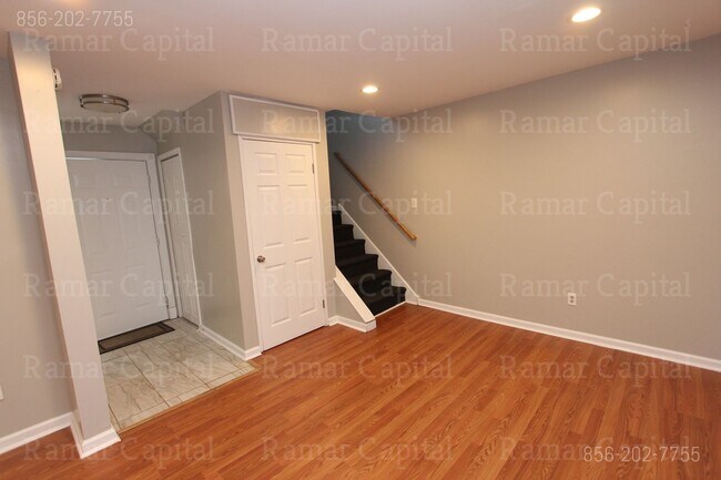 Building Photo - 3 Bedroom 1 Bath corner townhouse in Sickl...