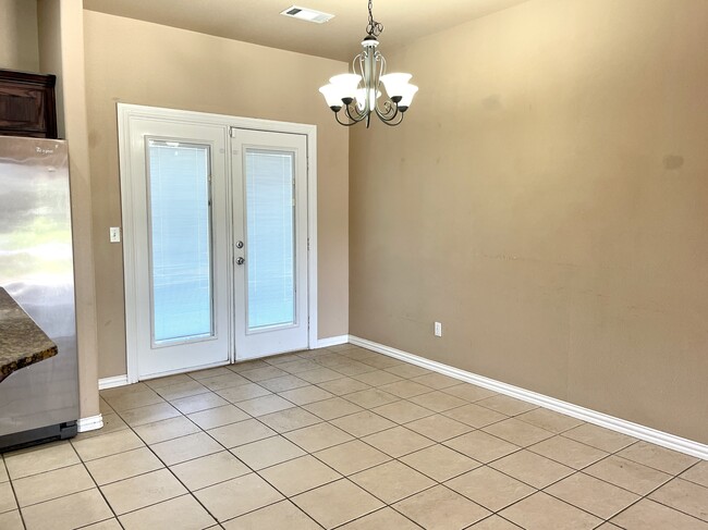 Building Photo - 408 Boggy Creek Dr