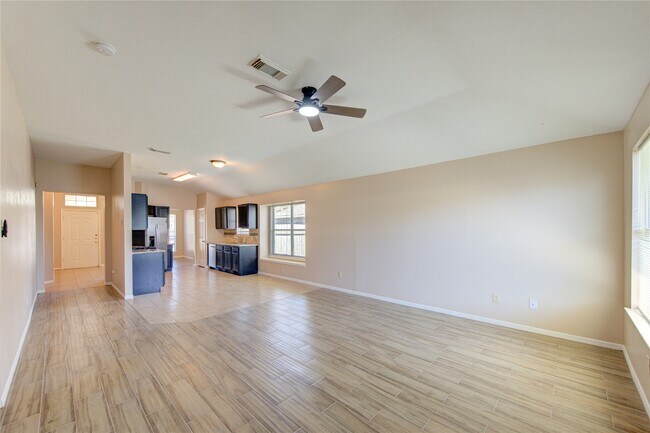 Building Photo - 5349 Pinewood Terrace