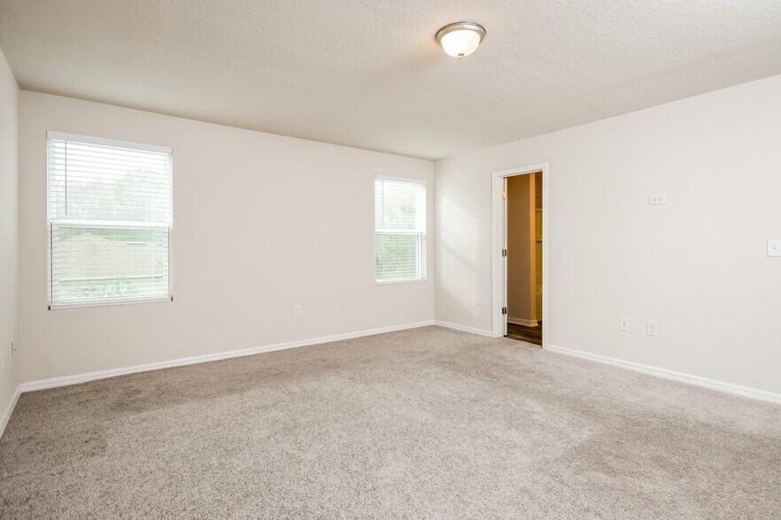 Building Photo - 113 Talavera Ln