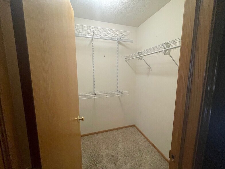 Building Photo - 13924 Glendale Trl