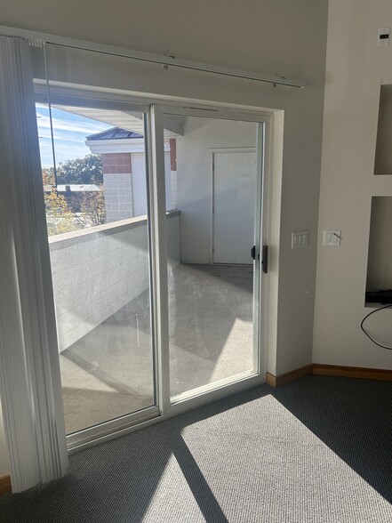 Balcony - 5910 Monona Dr
