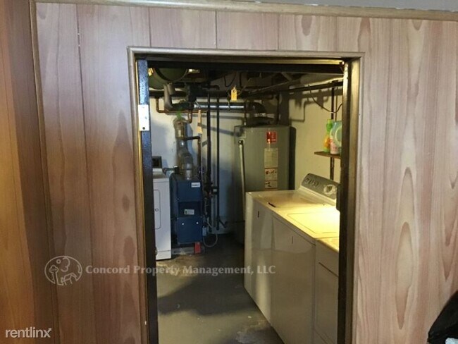 Building Photo - 2730 Maple Ave