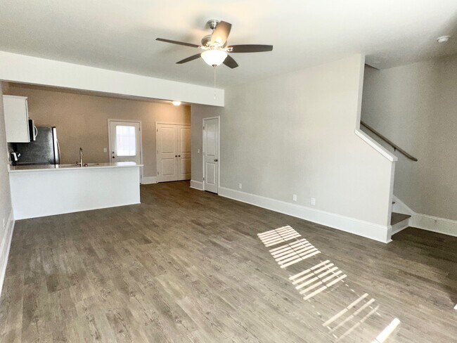Building Photo - 443 3rd Loop Rd