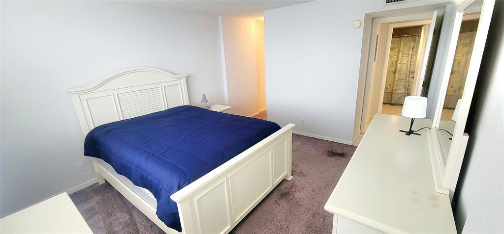 Building Photo - 1009 N Ocean Blvd