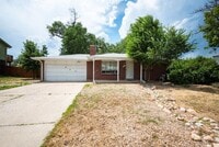 Building Photo - 223 Seminole Dr