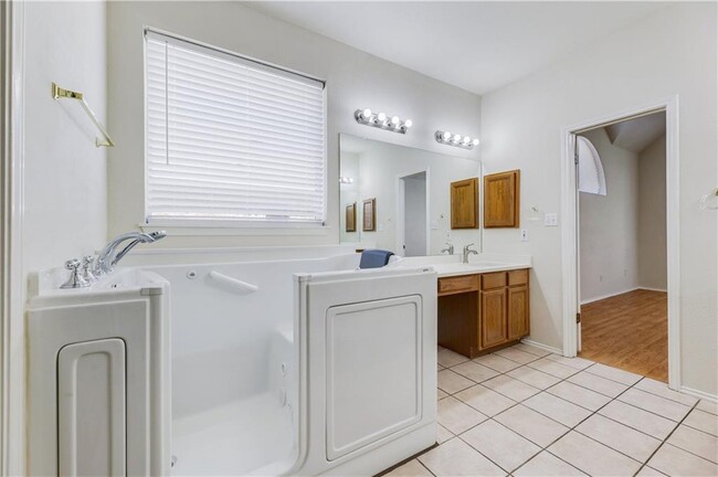 Building Photo - 1003 Antelope Ridge