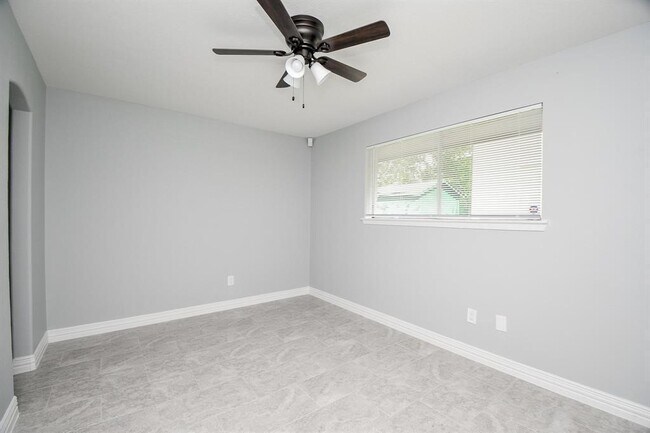 Building Photo - 4222 Cicada Ln