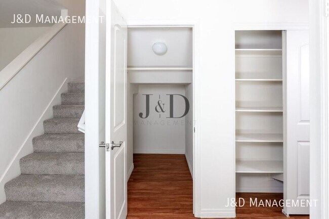 Building Photo - 8955 Valencia St