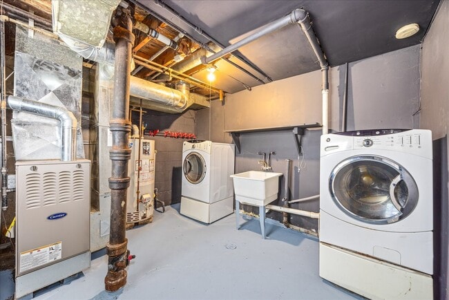 Building Photo - 13313 S Eberhart Ave